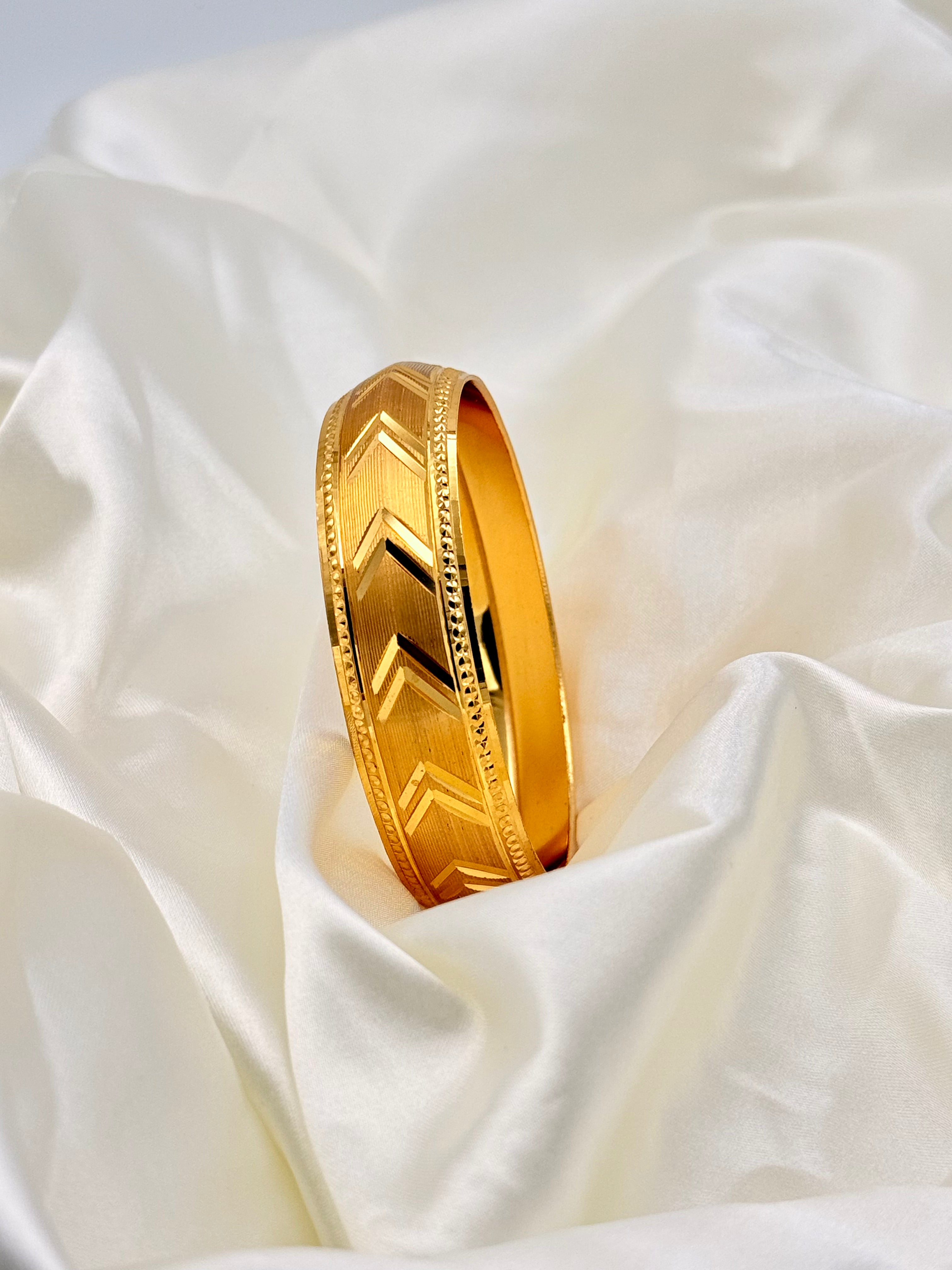 1 Gram Gold V-Pattern Kada