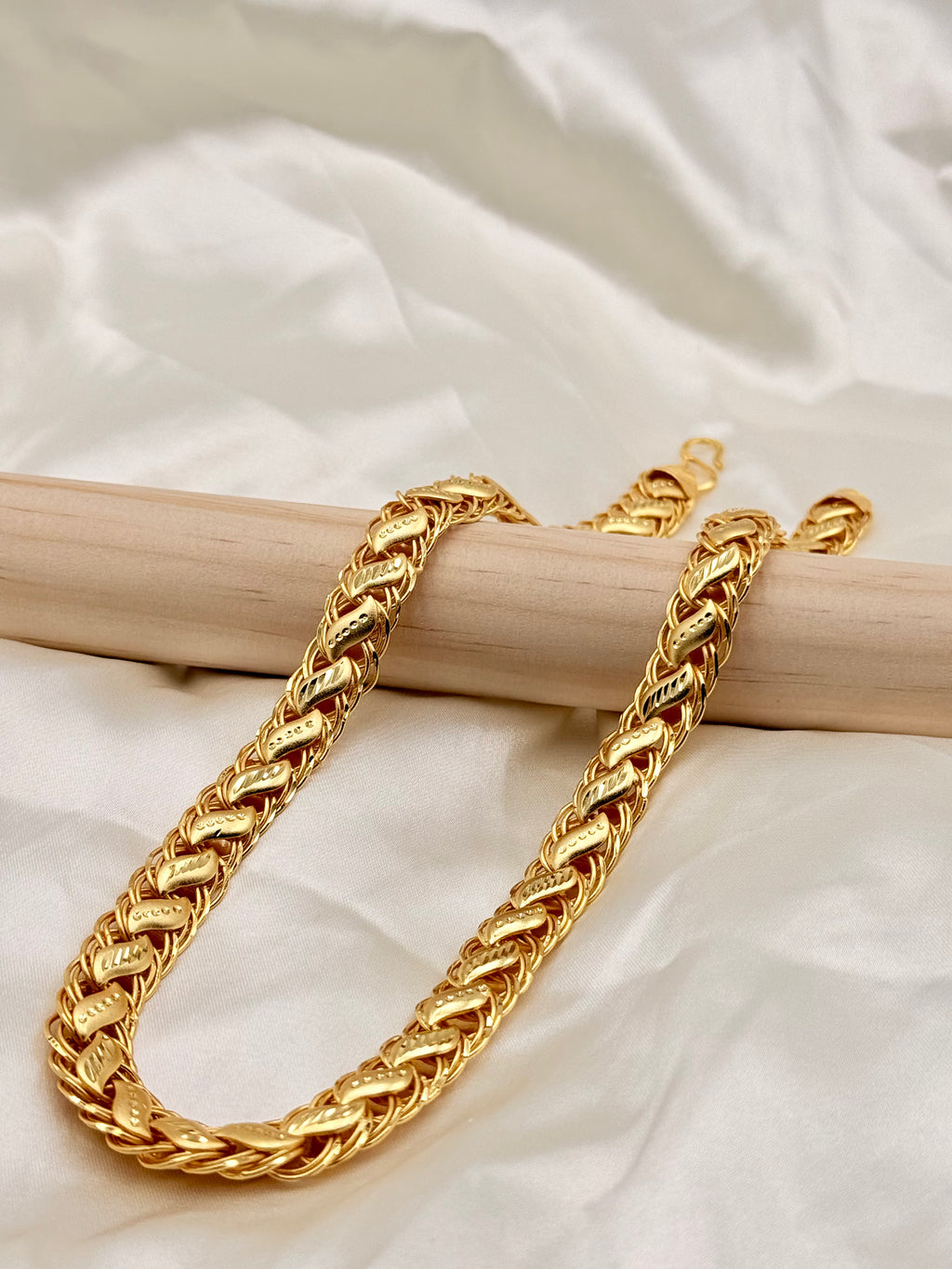 1 Gram Gold Wide Lotus Chain