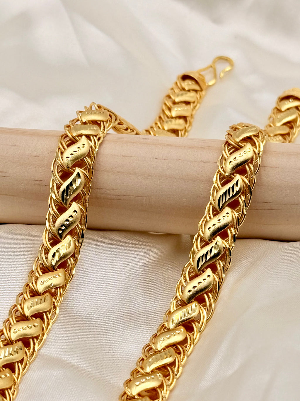 1 Gram Gold Wide Lotus Chain