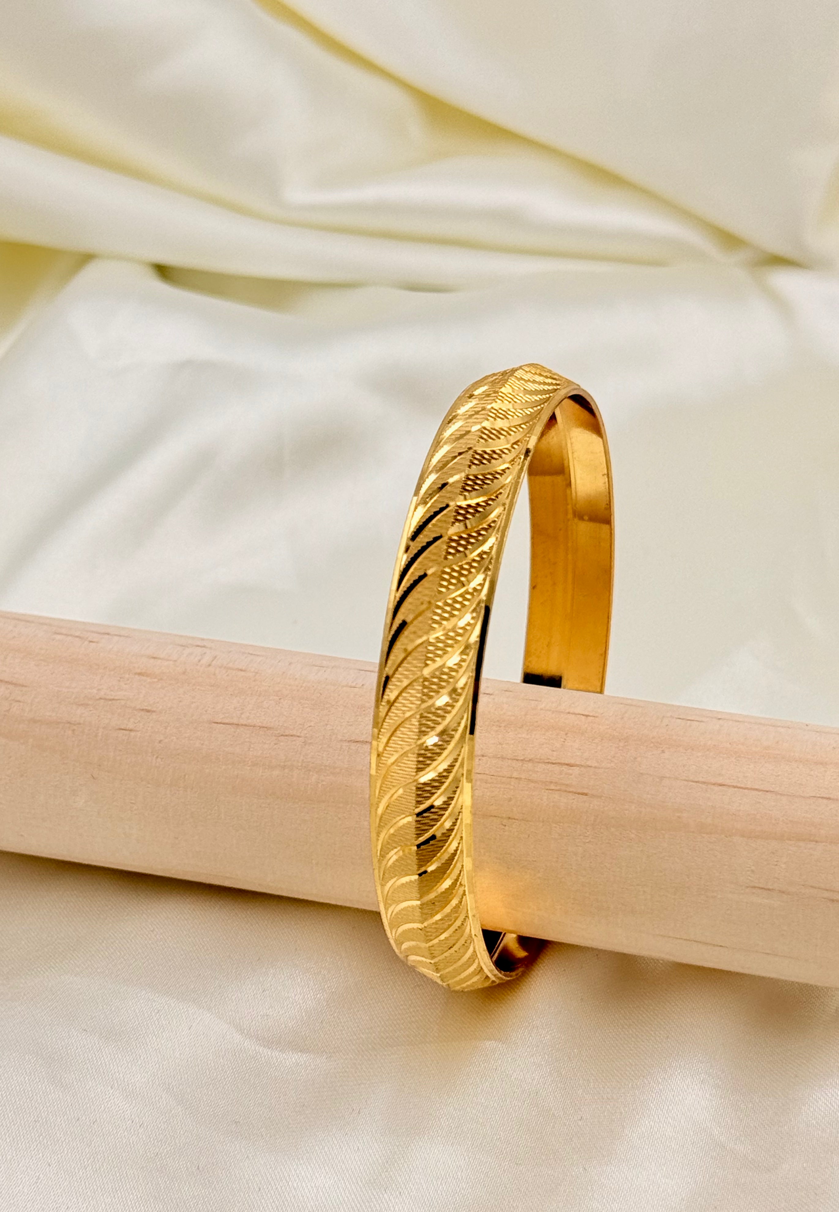 Gold Plated Leaf Cut Kda
