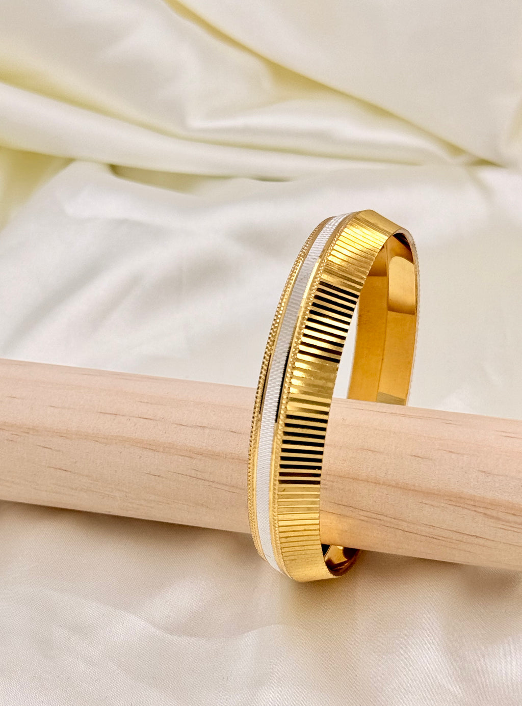 Gold Plated Dual-Tone Ribbed Kada