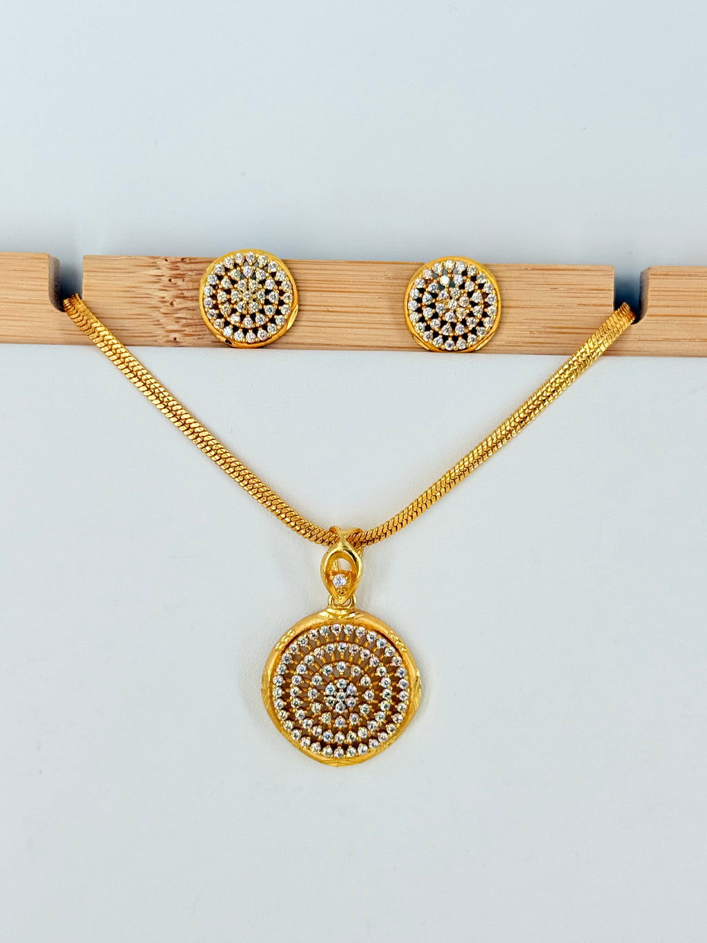 Gold Plated Round Spiral Pendant Set With Chain