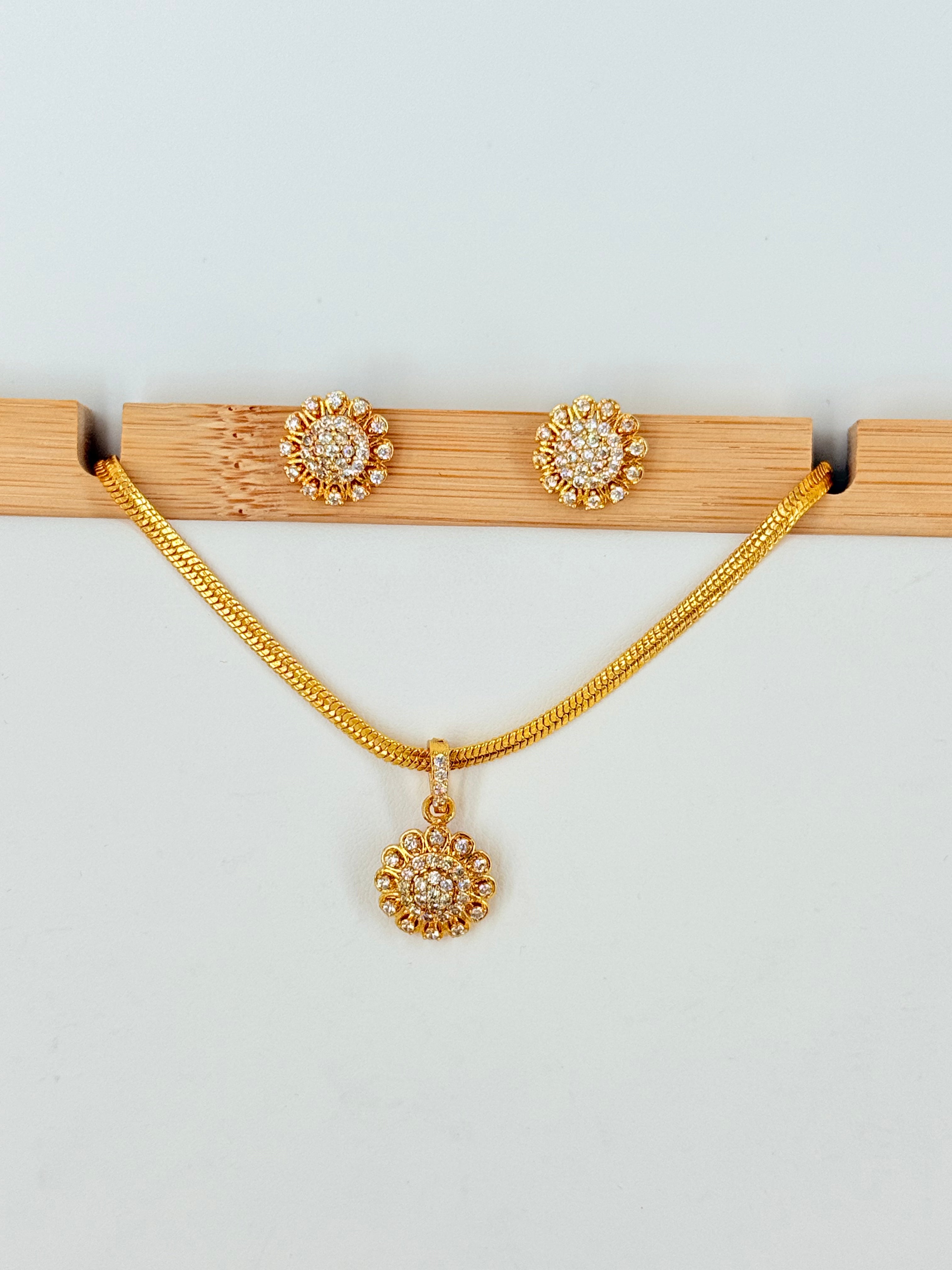 Gold Plated Floral Pendant Set With Chain