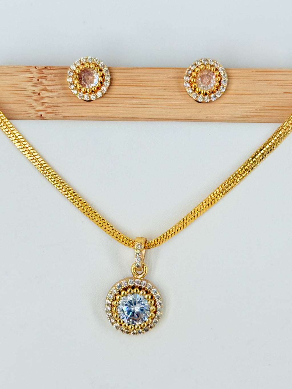Gold Plated Artificial Round Solitaire Pendant Set With Chain