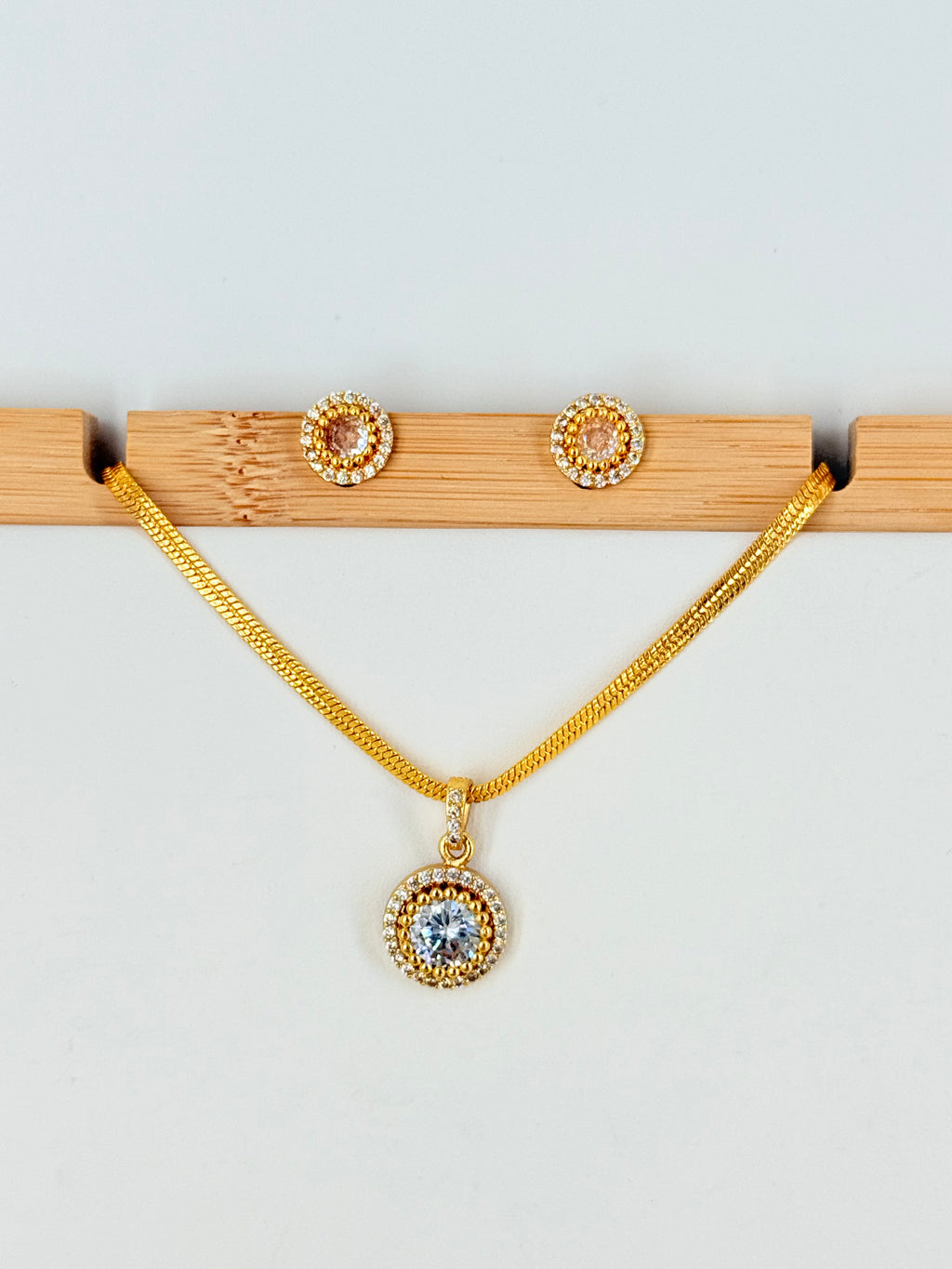 Gold Plated Artificial Round Solitaire Pendant Set With Chain