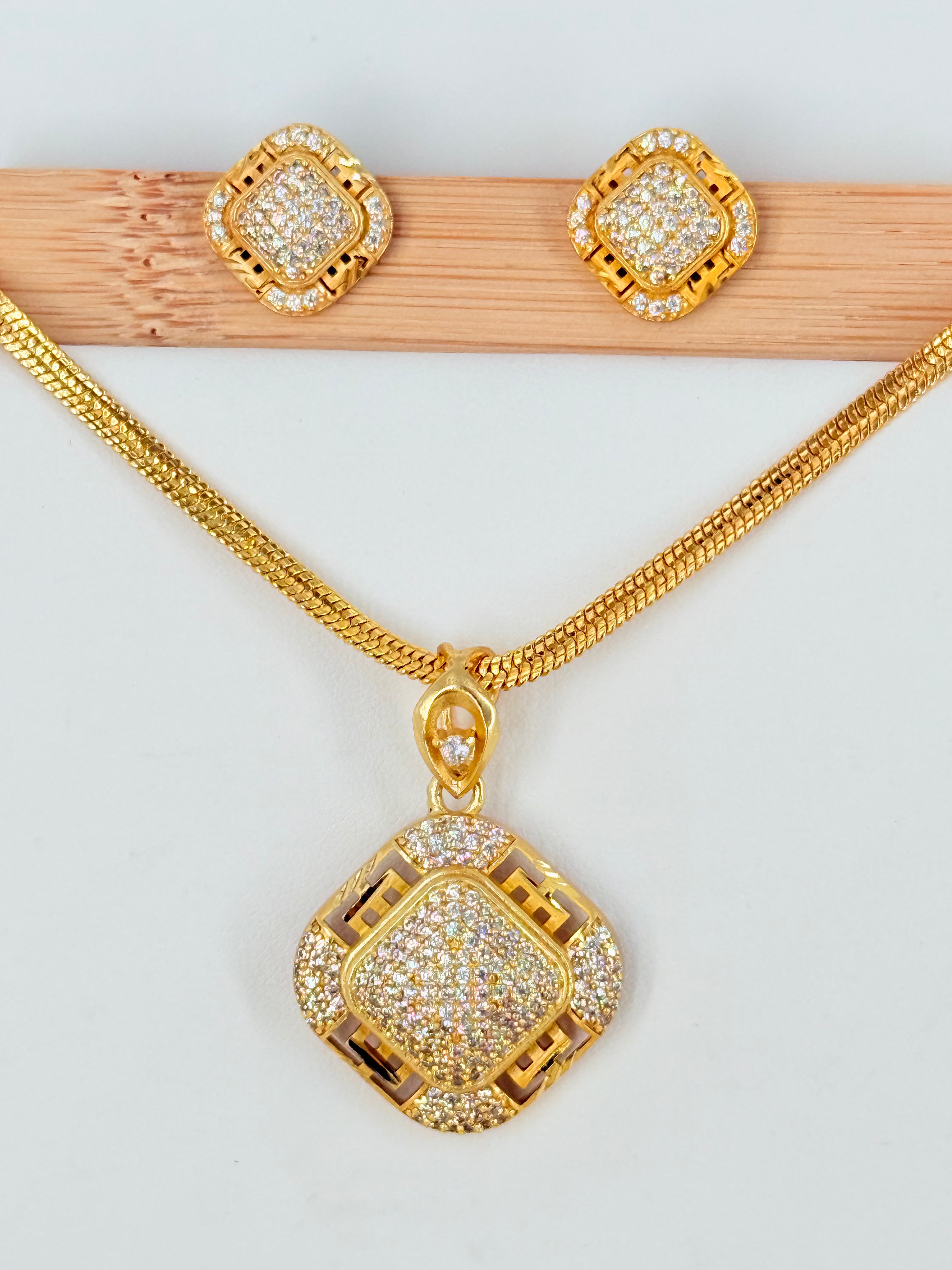 Gold Plated Diamond-Shaped Stone Designer Pendant Set With Chain